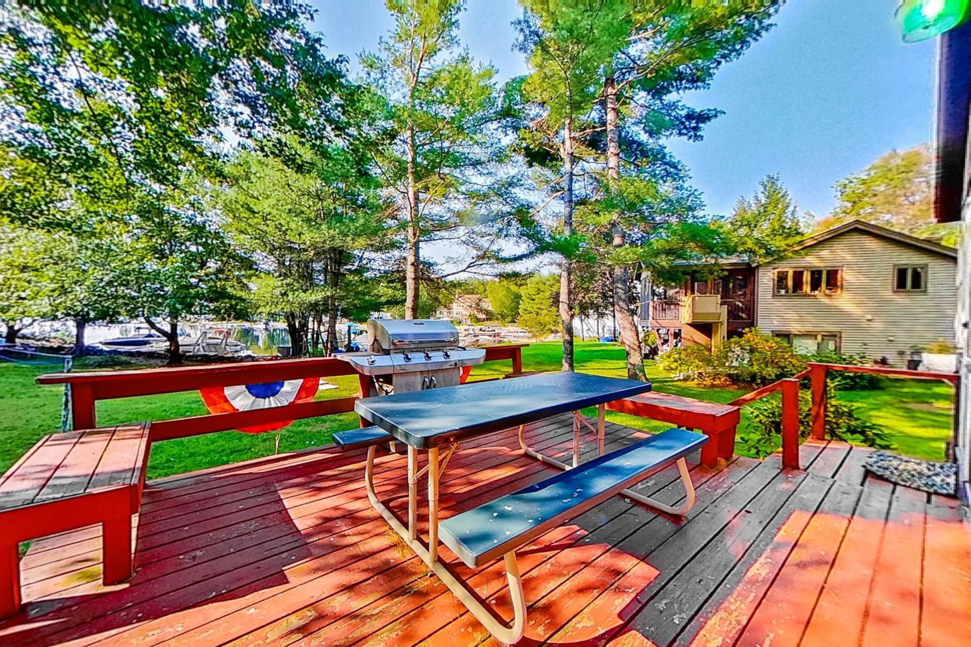 Вилла Balmoral Getaway Moultonborough Экстерьер фото
