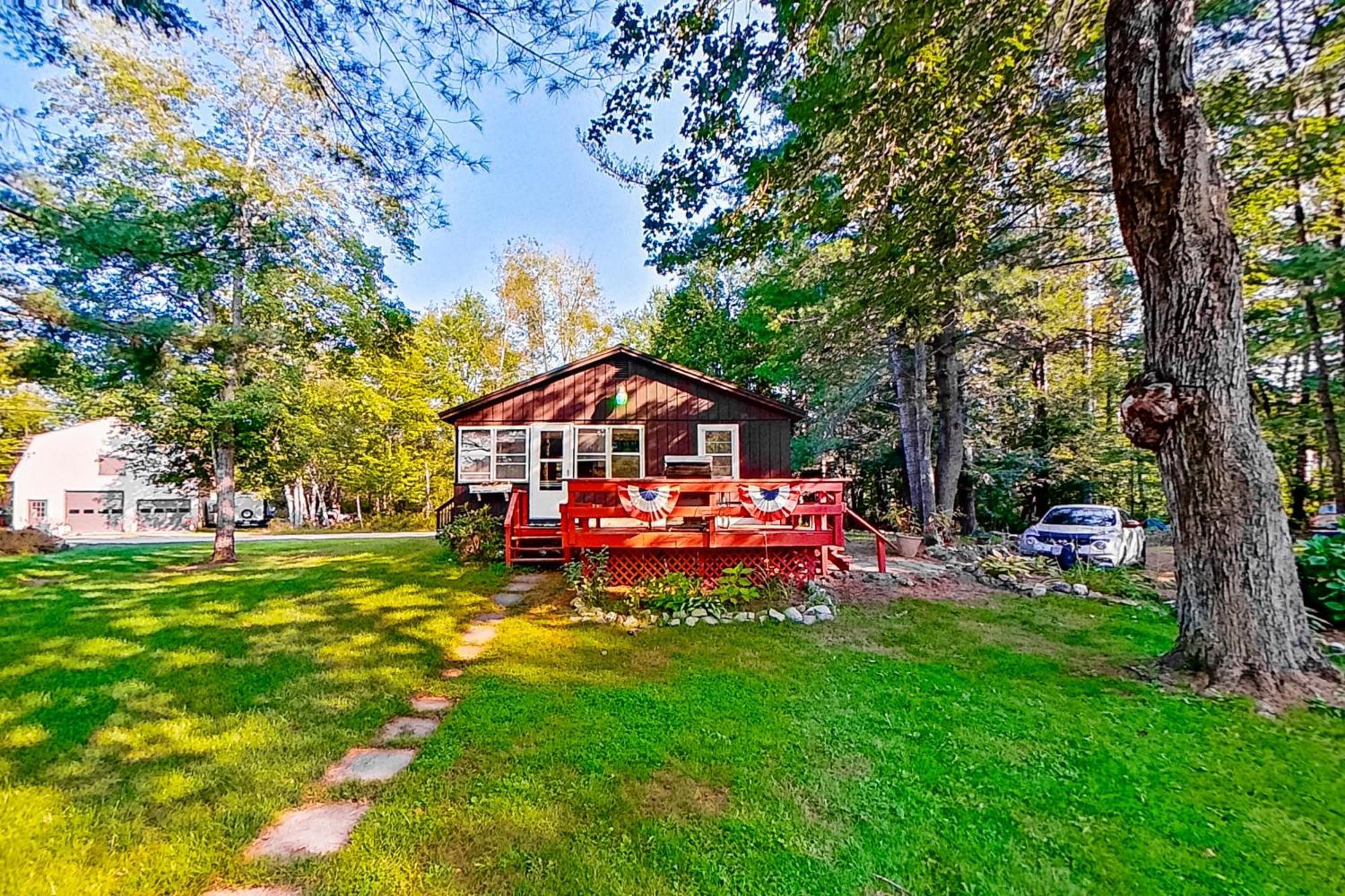Вилла Balmoral Getaway Moultonborough Экстерьер фото